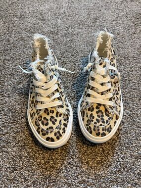 Leopard Print Lace-Up Sneakers
